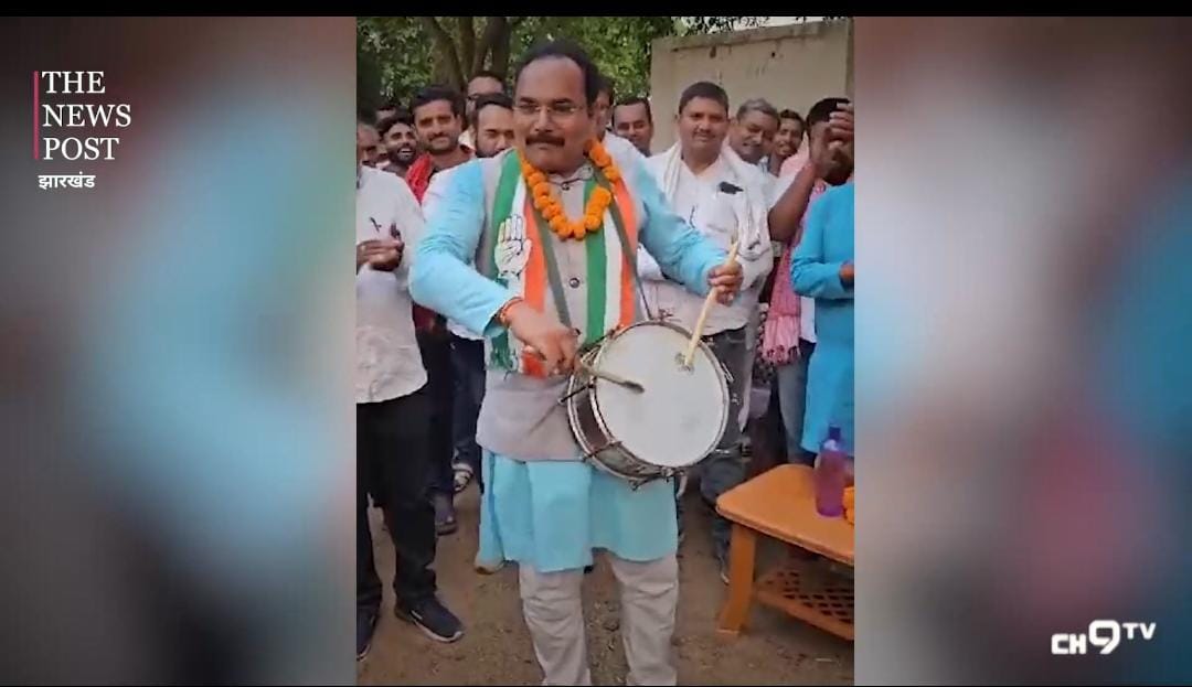 बैंड-बाजा और विधायक: "मेरे अंगने में तुम्हारा क्या काम है" गाने की धुन पर ठुमके लगाते कांग्रेस प्रत्याशी प्रदीप यादव, देखिए VIDEO