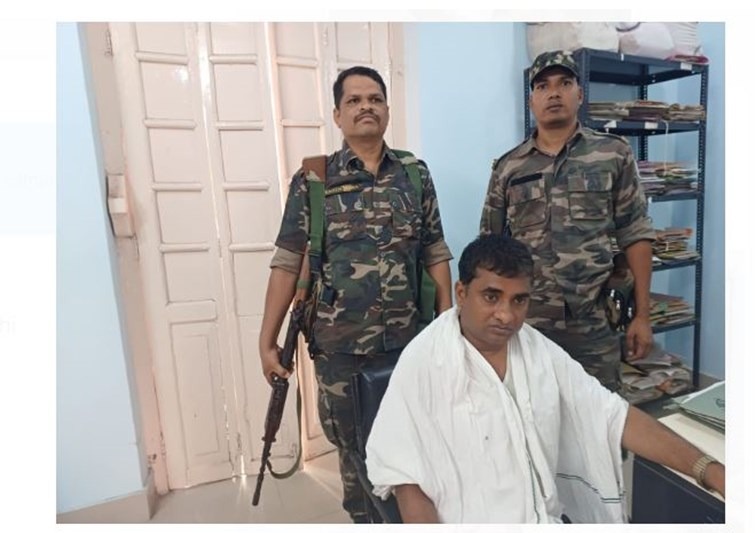 एसीबी की टीम ने की बड़ी कार्रवाई, प्रखंड शिक्षा प्रसार पदाधिकारी को रिश्वत लेते रंगे हाथ किया गिरफ्तार