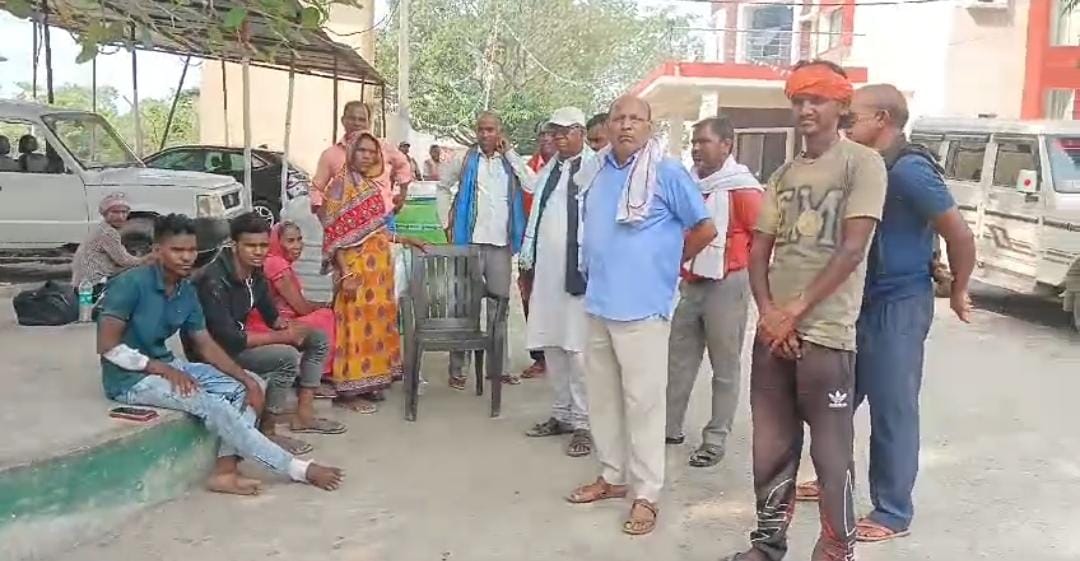 Breaking News:गिरिडीह में अवैध माईका खनन के दौरान धंसा चाल, 2 महिलाओं की मौत, शव लेकर भाग रहे थे धंधेबाज, पढ़ें आगे क्या हुआ 