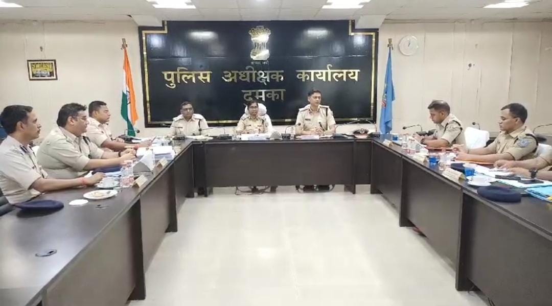 दुमका, गोड्डा और राजमहल में मतदान संपन्न कराना बड़ी चुनौती! वोटिंग को लेकर अलर्ट हुआ प्रशासन 