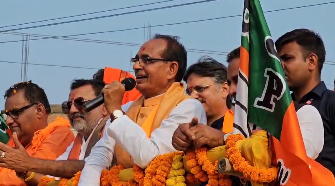 गोड्डा में भाजपा प्रत्याशी  निशिकांत के लिए MP के पूर्व सीएम शिवराज सिंह चौहान ने गोड्डा में किया रोड शो