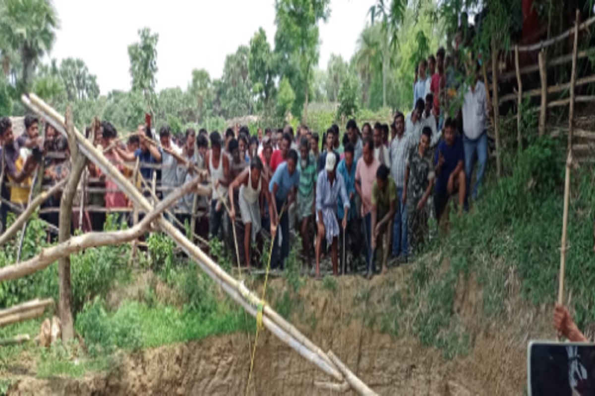 जामताड़ा में निर्माणधीन कुंआ की मिट्टी धंसने से दबे 2 मजदूर, एक की मौत, दूसरा घायल