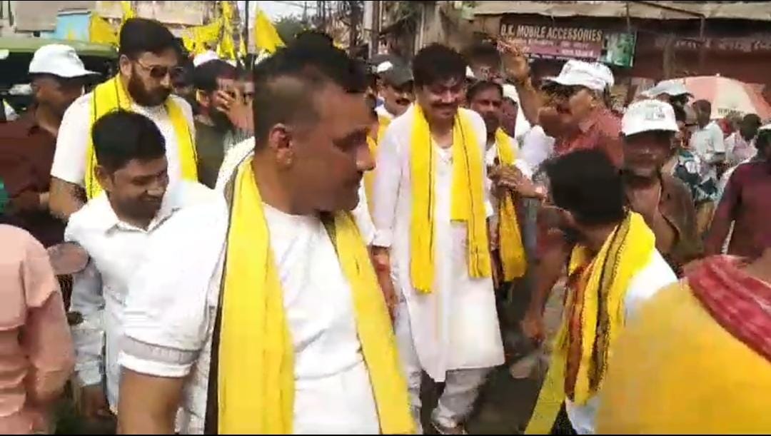 LS Election 2024: निर्दलीय अभिषेक आनंद के रोड शो में साथ दिखा ब्राह्मण समाज,निशिकांत दुबे पर कड़ा प्रहार