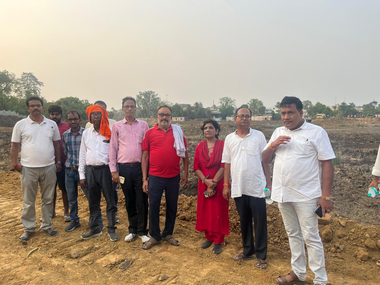 गोविंदपुर में अंग्रेजों के ज़माने का तालाब: जीर्णोद्धार तो हो रहा लेकिन काम की गति को लेकर संदेह 