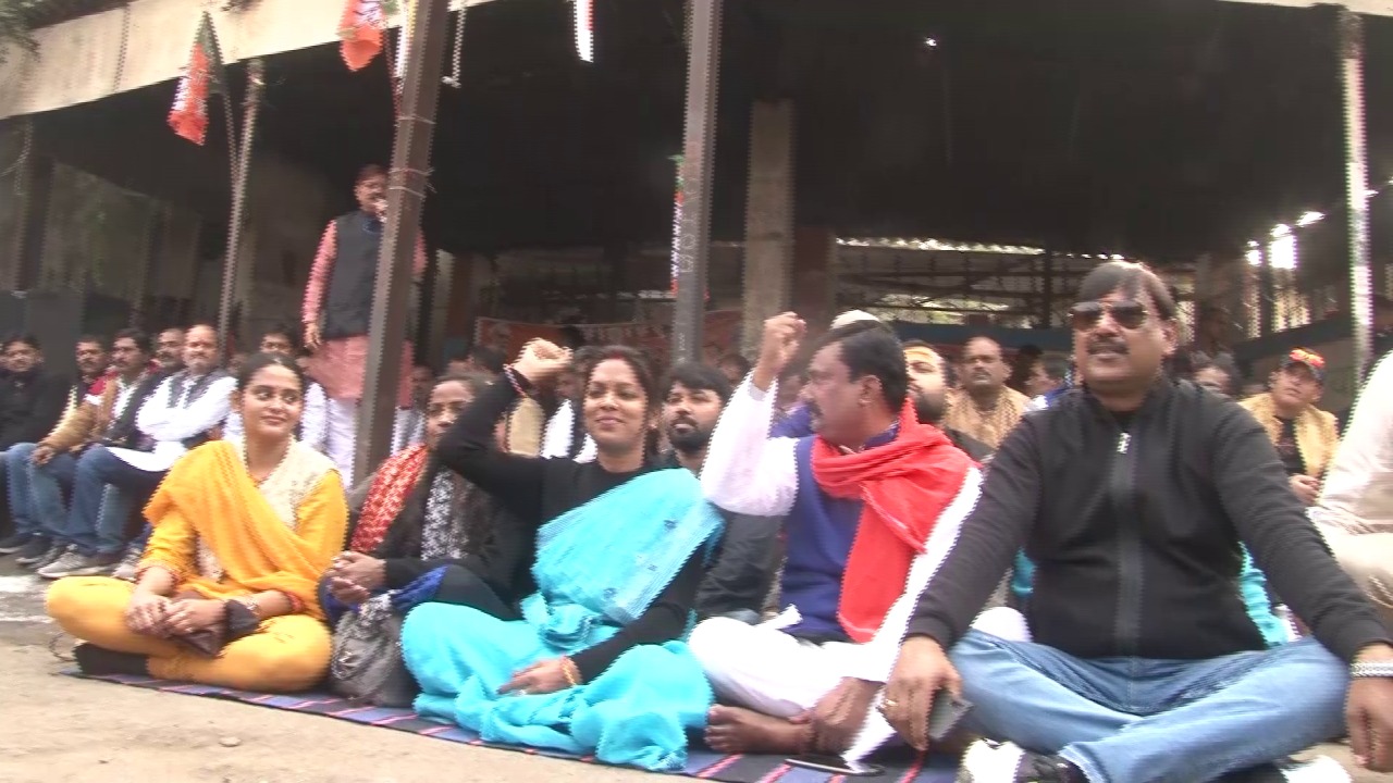 2 वर्ष में हेमंत सरकार विफ़ल साबित हुई, भाजपा ने किया धरना प्रदर्शन