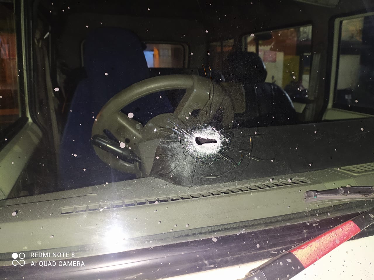 बाइक पर CCL कथारा जारंगडीह खुली खदान में पहुंचे वर्दीधारी ने की फायरिंग, छोड़े पोस्टर, इलाके में दहशत