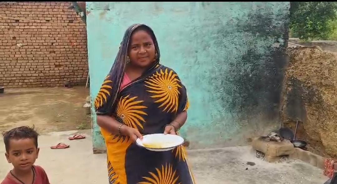 पश्चिम बंगाल:मुर्गी के अंडे से निकला सांप! ऑमलेट बनाने के लिए अंडा फोड़ते ही महिला के उड़े होश