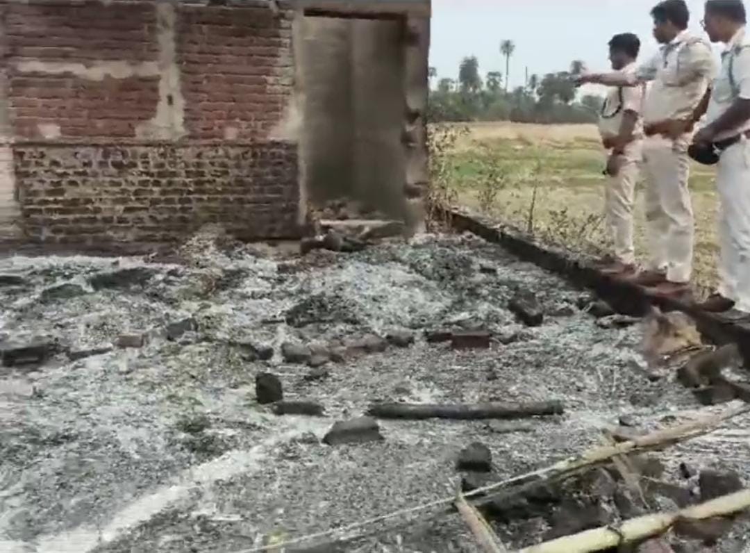 Breaking:गोड्डा में अधजला शव मिलने से फ़ैली सनसनी, जांच में जुटी पुलिस