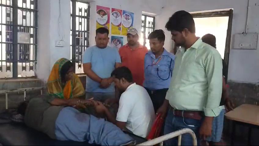 Bihar News : बेतिया के गौनाहा में बाघ का हमला, 50 वर्षीय राधा महतो गंभीर रूप से घायल