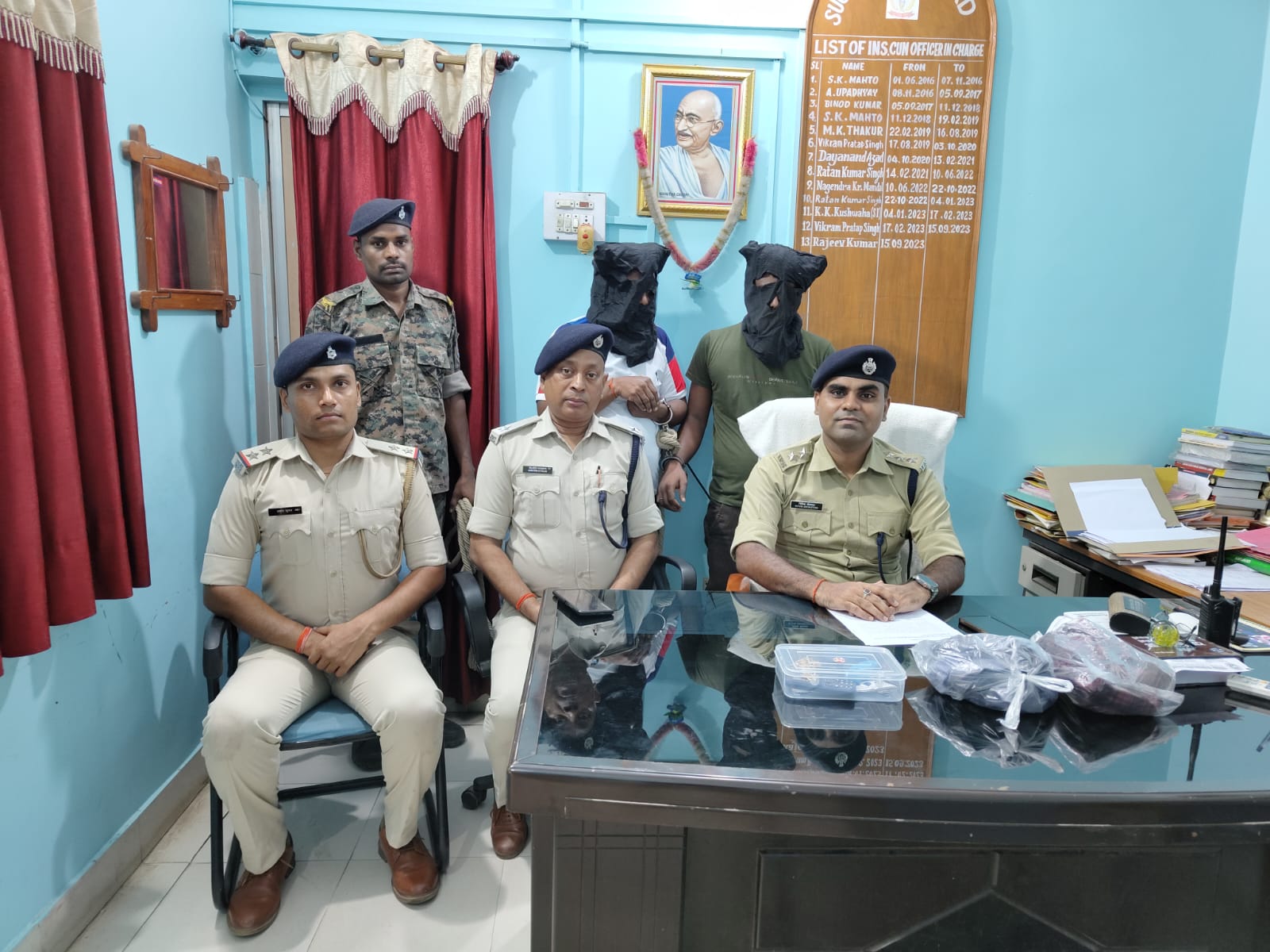 कुख्यात कोढ़ा गैंग के दो सक्रिय सदस्य गिरफ्तार, दोनों पर दर्ज है बिहार-झारखंड में कई मामले