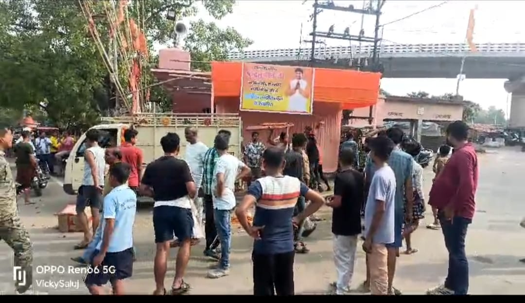 धनबाद का मैथन : सांसद ढुल्लू महतो को दिखाया काला झंडा तो पढ़िए क्या हुआ 