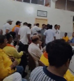 लोकसभा चुनाव हारने के बाद भी थमने का नाम नहीं ले रहा है दुमका में भाजपा का अंतर्कलह और गुटबाजी, समीक्षा बैठक में कार्यकर्ताओं ने किया हंगामा