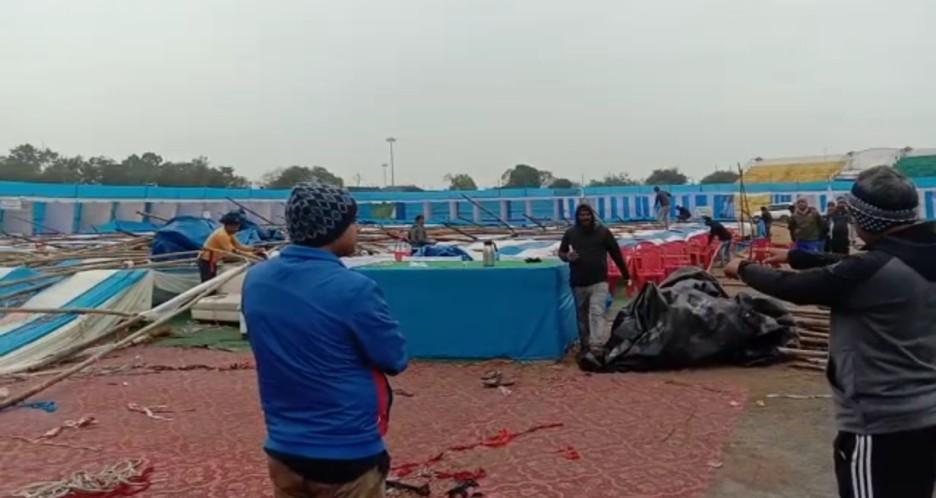 हेमंत सरकार के दो साल पूरे होने पर बड़े तामझाम के साथ आयोजित कार्यक्रम का हाल, प्रशासन के मंसूबों पर प्रकृति ने पानी फेरा