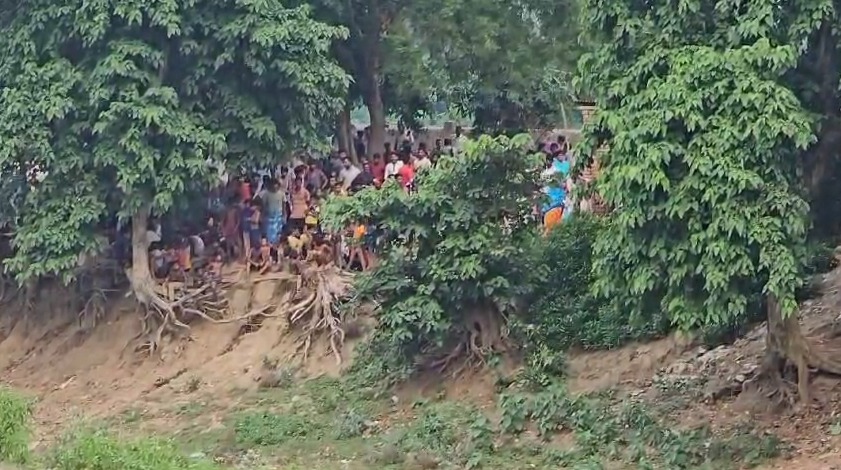 पाकुड़ : झारखंड बंगाल के सीमा पर क्यों मचा है बवाल, जानिए क्या है पूरा मामला