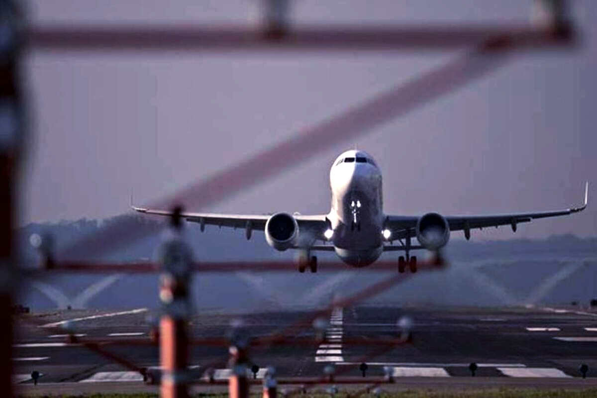 अपना देश, अपना संगीत : एयरपोर्ट पर इंडियन म्यूजिक !