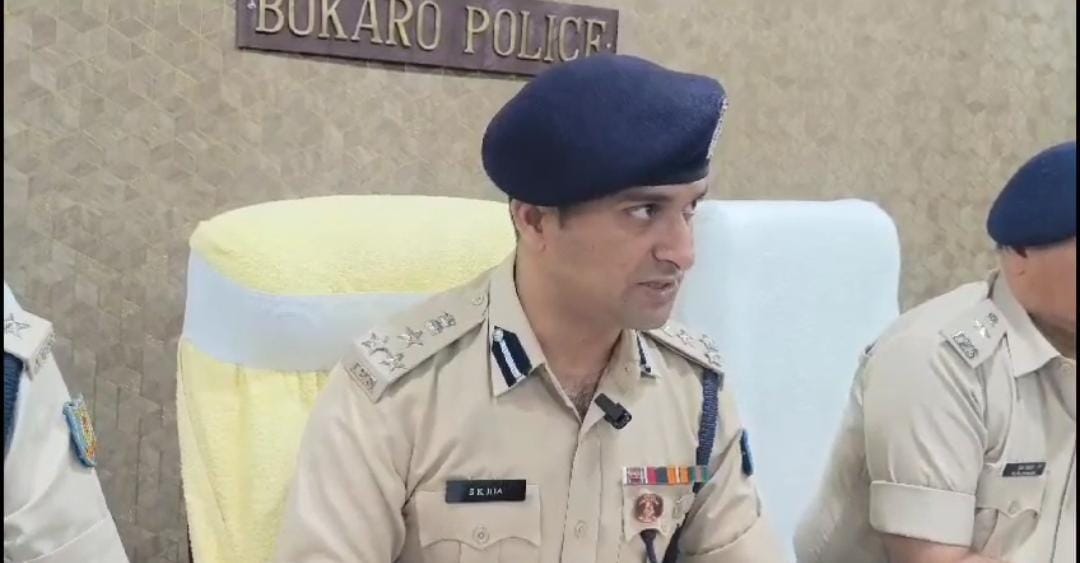 अपराध : बोकारो पुलिस ने किया फायरिंग और रंगदारी मामले का खुलासा, मामले में प्रिंस खान का खास गुर्गा गिरफ्तार  