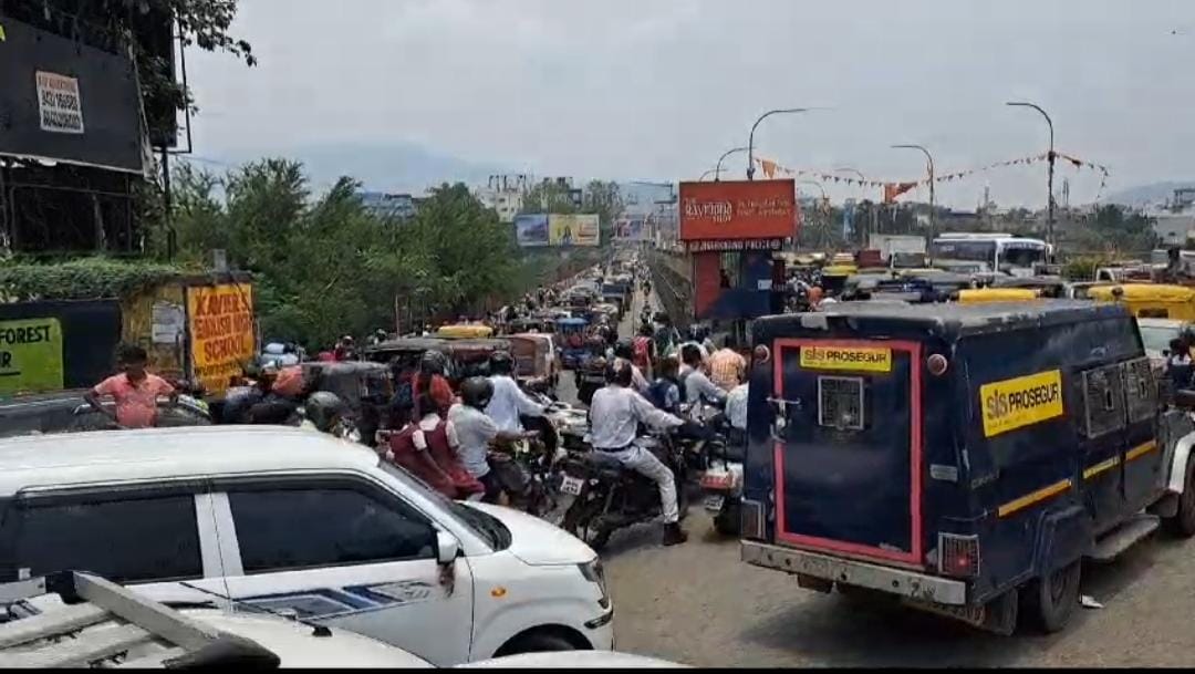 जमशेदपुर:जाम की समस्या से मानगो वासियों का जीना हुआ मुश्किल, तीन बार भूमि पूजन होने के बाद भी नहीं बना फ्लाइओवर