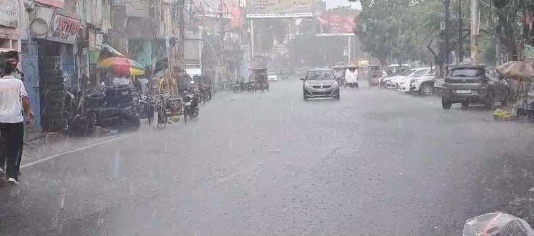 अद्रा नक्षत्र के साथ मानसून ने दिया दस्तक, बाबानगरी का तापमान 4 से 5 डिग्री तक लुढ़का