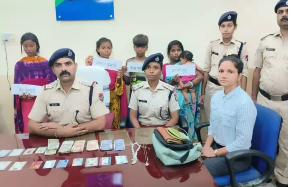 रहिये सावधान! चार महीने का बच्चा गोद में लेकर यह "महिला डॉन" करती है झपटमारी