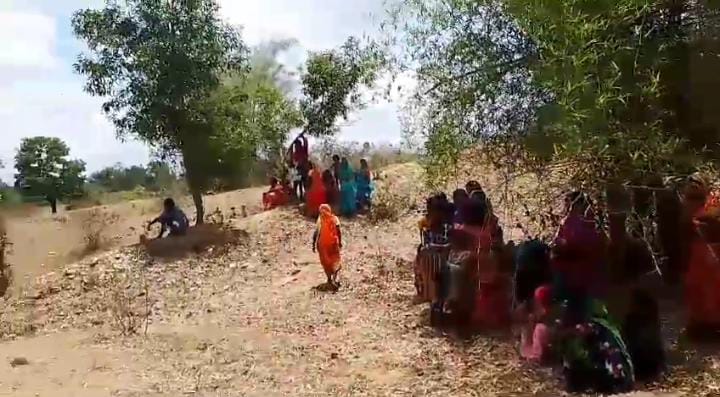 Crime News Bihar:हैवान पति ने अपनी ही पत्नी की गला दबाकर की हत्या, सबूत छुपाने के लिए झाड़ी में फेंका शव  