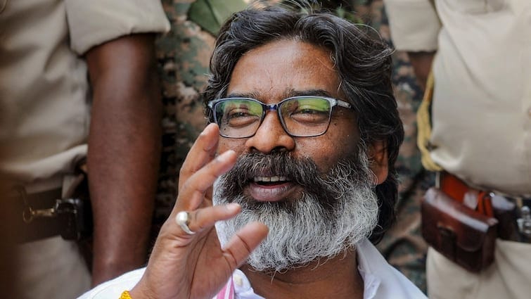 हेमंत सोरेन और भाजपा की सक्रियता बता रही कि झारखंड में समय से पहले होंगे विधानसभा चुनाव!