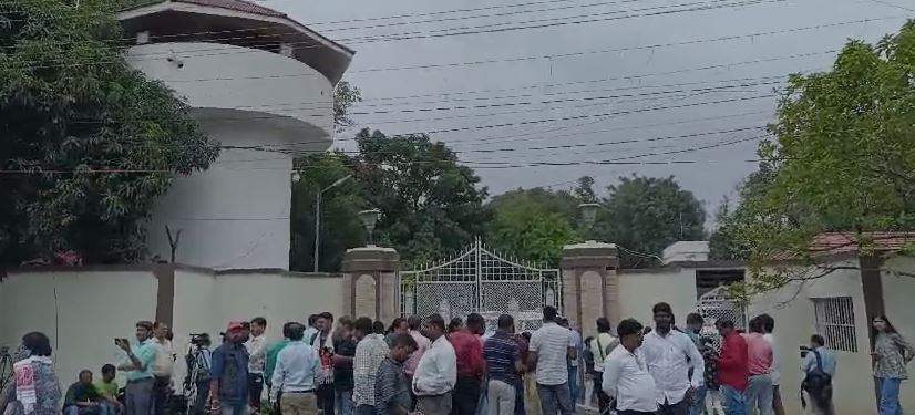 हेमंत के नाम की घोषणा होते बैठक से निकले चंपाई, विधायकों को एकजुट रखना बड़ी चुनौती!