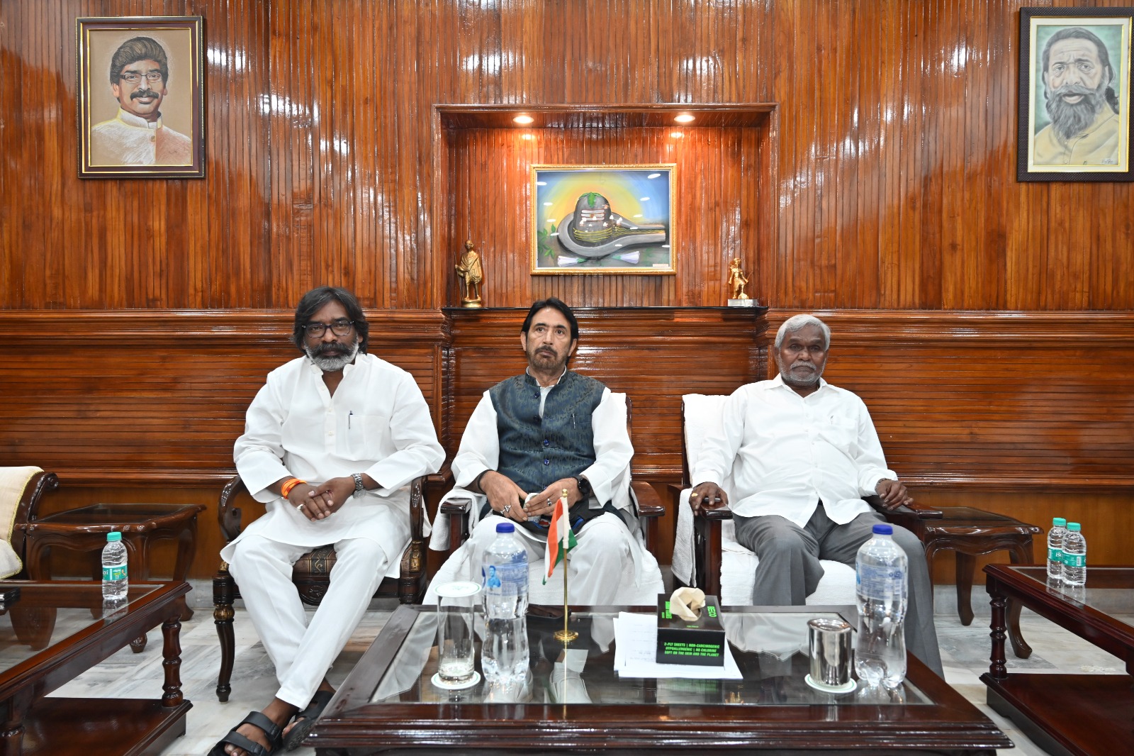 BIG BREAKING : शाम 7.30 बजे चंपाई देंगे इस्तीफा! राजभवन से मिला समय