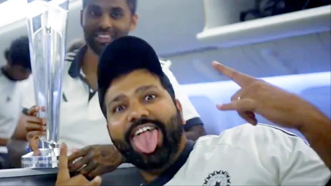 सरजमीं पर कदम रखते ही भांगड़ा करते नजर आए कप्तान रोहित, पीएम मोदी से मिलने पहुंची टीम इंडिया, देखिए वीडियो