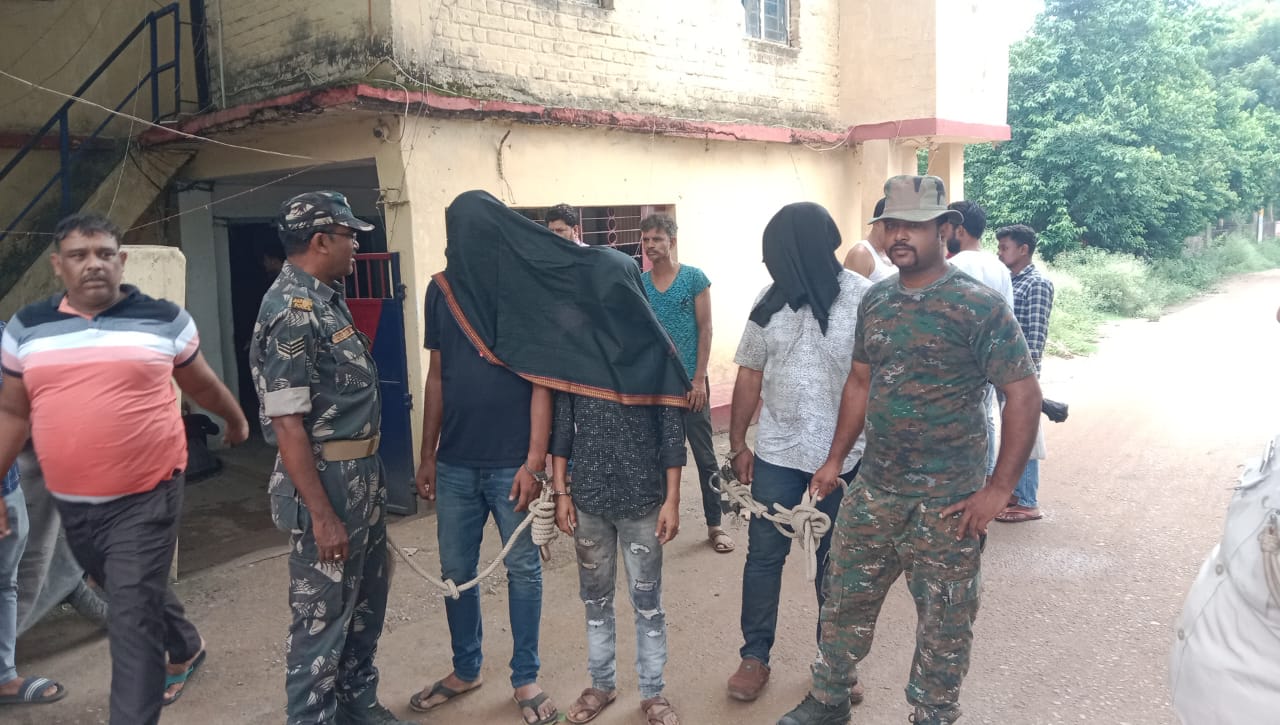 सरायकेला पुलिस ने किया अपहरण कांड का खुलासा, मामले में तीन गिरफ्तार, पढ़ें पूरा मामला