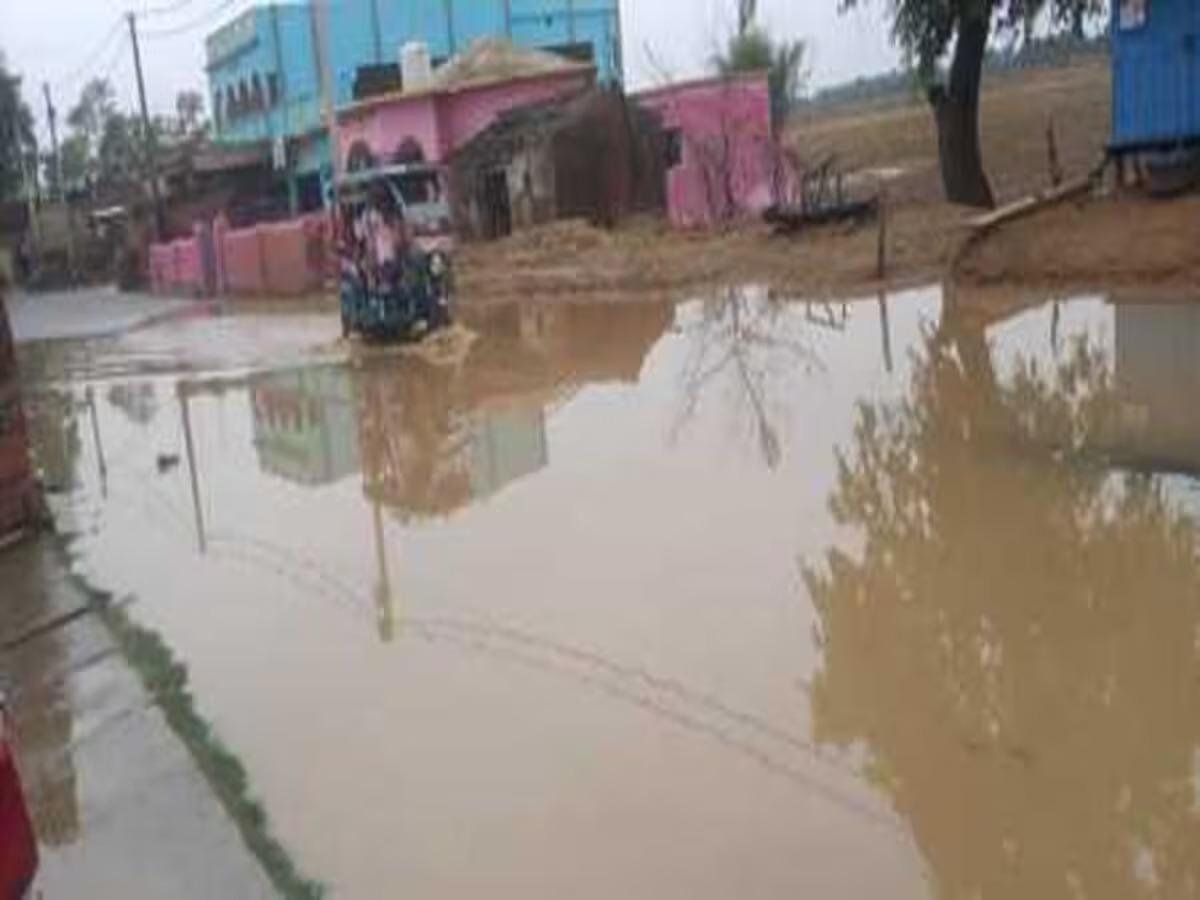 जल जमाव को लेकर प्रशासन का दावा महज हवा हवाई, नही बदल रही है गुमला की तस्वीर!