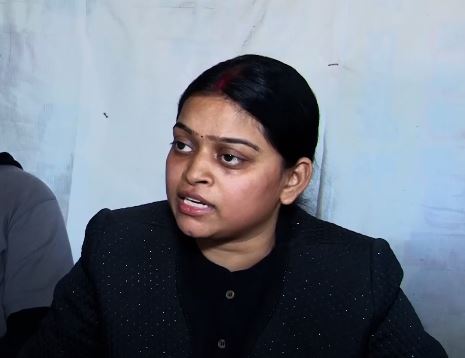 रेड पर बोली रिकवरी एजेंट की पत्नी,  हमारे खिलाफ की गई है साजिश