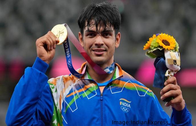 नीरज ओलम्पिक में जीते गोल्ड, तो धोनी बने मेंटर, जानिए भारतीय खेल जगत में कैसा रहा साल 2021  