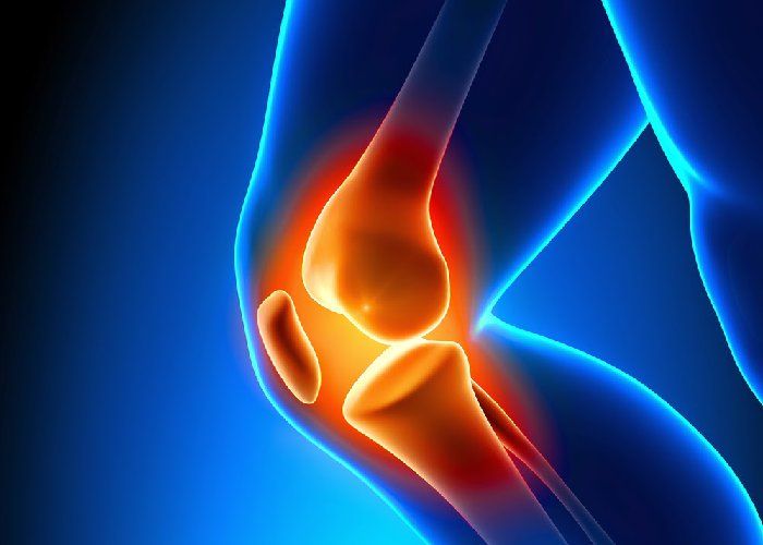 घुटनों और जोडों के दर्द से हैं परेशान, तो कीजिए ये घरेलू उपाय