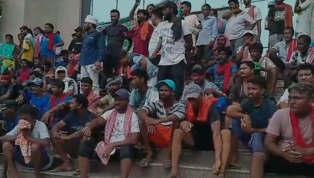 श्रावणी मेला से पहले सफाई कर्मियों का हड़ताल, जिला प्रशासन के लिए बनी नई परेशानी