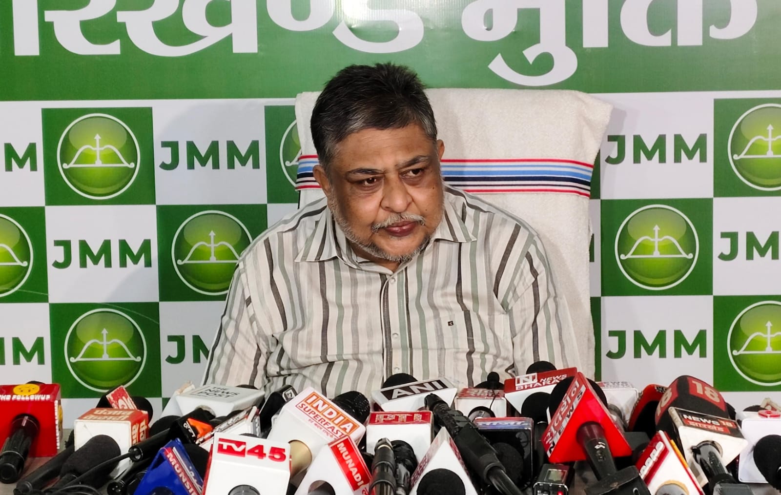 हिमंता बिस्वा सरमा के “चार्ज” वाले बयान पर जेएमएम का तंज, कहा- डिस्चार्ज कर भेजा जाएगा वापस 