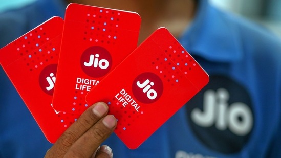 JIO ने चुपके से लॉन्च किया नया रिचार्ज प्लान, ऑफर देख आप भी हो जाएंगें हैरान, जल्द चेक कर करें रिचार्ज