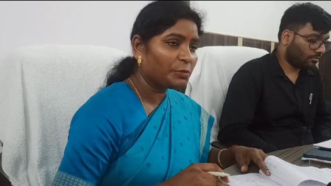 दुमका: बैठक में नहीं पहुंचे डीसी तो नाराज हुई राष्ट्रीय अनुसूचित जनजाति आयोग की सदस्य डॉ आशा लकड़ा, आयोग से की शिकायत, कार्रवाई की अनुशंसा 