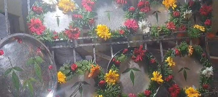 सिर्फ देवघर के ज्योतिर्लिंग में ही लगायी जाती है दुर्लभ बेलपत्रों की अनोखी प्रदर्शनी, पढ़ें इसकी क्या है विशेषता