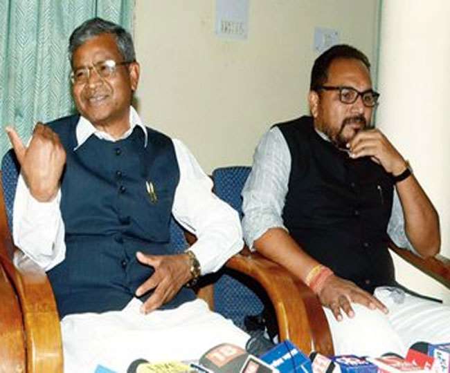 झारखंड के दो विधायकों की सदस्यता खत्म होने के बाद क्यों निशाने पर हैं बाबूलाल मरांडी और प्रदीप यादव,पढ़िए इस खास रिपोर्ट में