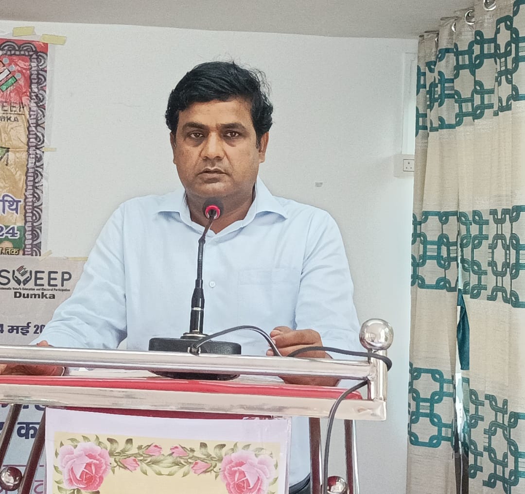 दुमका: भ्रष्टाचार के मामले में रानीश्वर बीडीओ शिवाजी भगत को चार साल की सजा, पढें क्या हुआ था 14 साल पहले