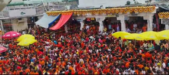 देवघर:सावन की दूसरी सोमवारी पर बना संपुष्ट सिद्धि का योग, बाबाधाम में उमड़ा आस्था का जनसैलाब