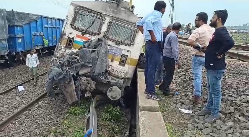 BIG BREAKING : हावड़ा-मुंबई रेल हादसे में मृतक के परिजनों को 10 लाख रुपये का मुआवजा देगी रेलवे