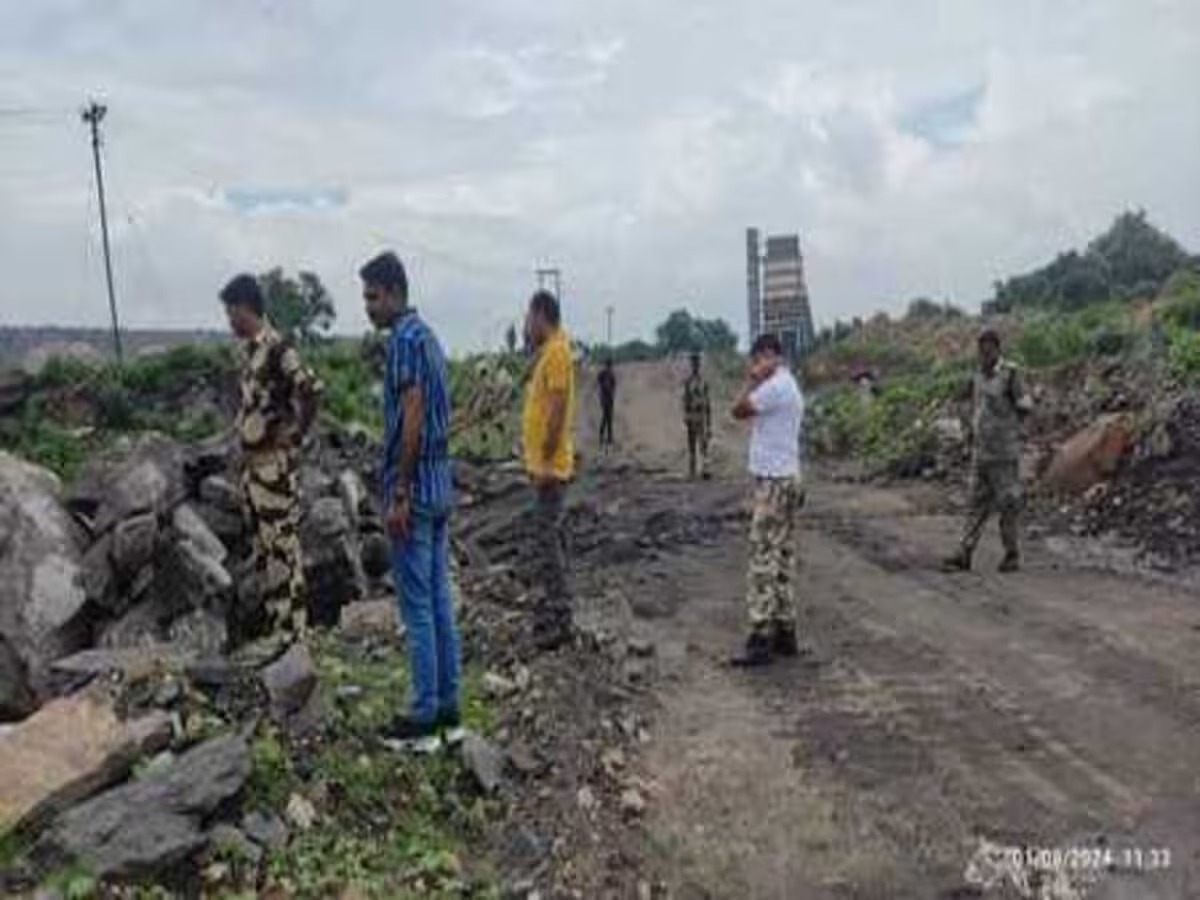 DHANBAD: बरोरा के जरलाही  पैच पहुंची पुलिस, अवैध मुहानों को कराया बंद