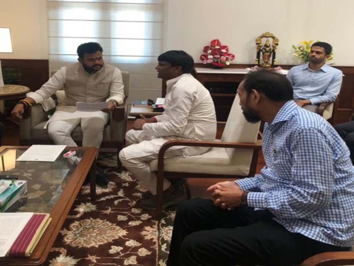 धनबाद में एयरपोर्ट : पढ़िए-सांसद ढुल्लू महतो को क्या मिला है भरोसा और क्या है उम्मीद 