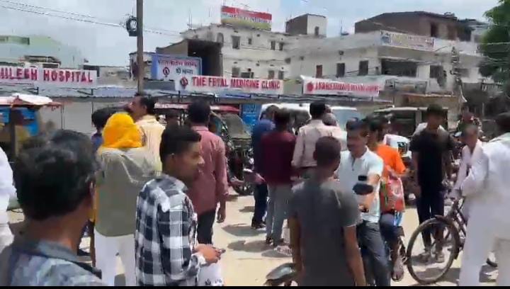 Bihar News:राष्ट्रीय स्वास्थ्य मिशन के कर्मियों ने किया केंद्रीय मंत्री गिरिराज सिंह का घेराव, जानें क्या है इनकी मांग