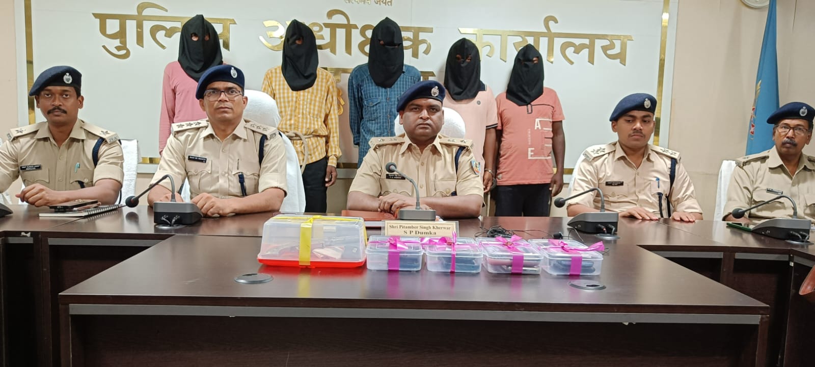 क्रशर प्लांट में हुई लूट कांड का पुलिस ने किया खुलासा, 5 लुटेरा गिरफ्तार