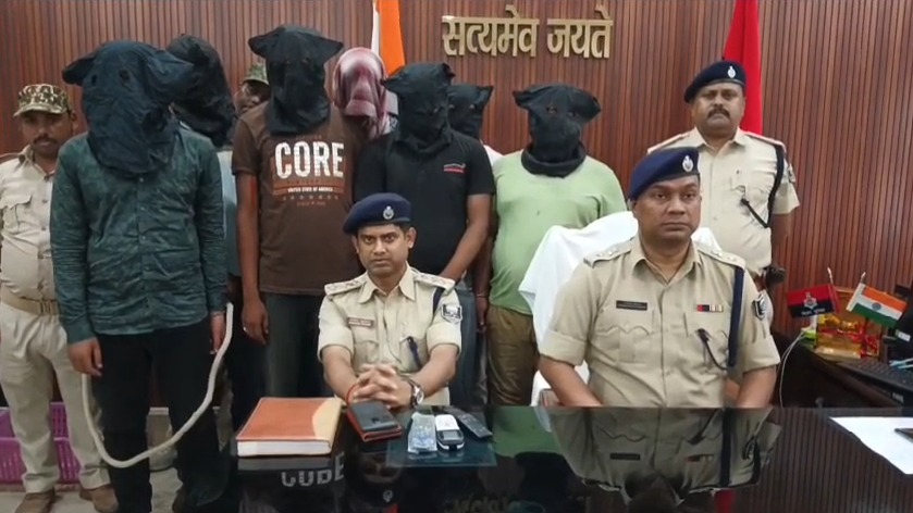 BIHAR : खगड़िया में सिपाही भर्त्ती के नाम पर जालसाजी और ठगी करनेवाले सात गिरफ्तार