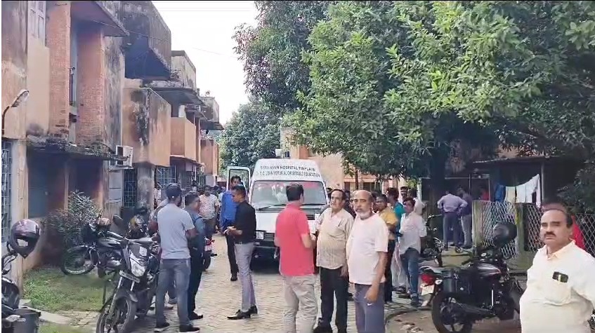 जमशेदपुर: टाटा स्टील कर्मी ने कार्यालय में लगायी फांसी, सुसाइड नोट बरामद