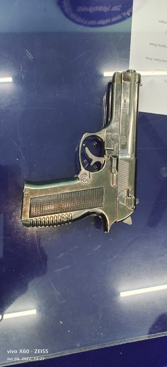 नकली पिस्तौल रखना युवक को पड़ा महंगा, धराया