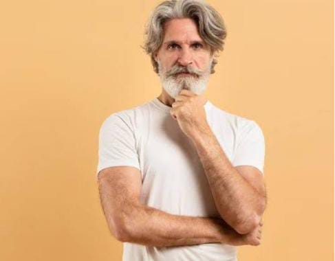 कम उम्र में पक रही है दाढ़ी और मूंछ, तो ना लें टेंशन, करें ये घरेलू उपाय